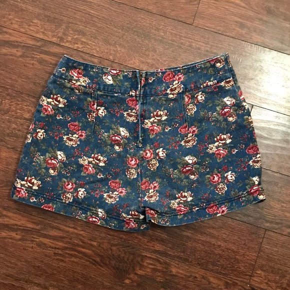 Vintage 90s Amazing Denim Floral Skort Asking $128 on FP app today🇬🇵 - Picture 3 of 9